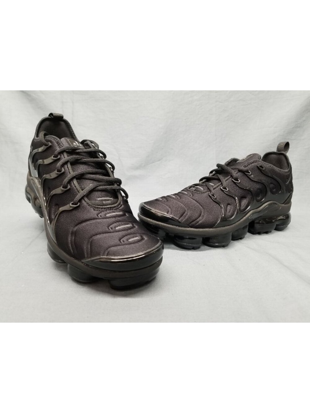 Nike Air VaporMax Plus Sneakers Triple Black Mens Size 8.5 NEW NO BOX!